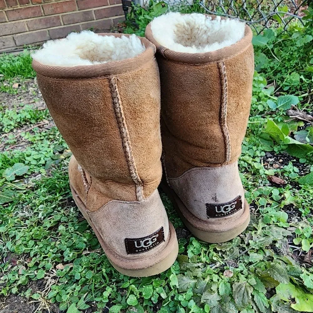UGG AUSTRALIA - Womens Winter Boots - SIZE 6